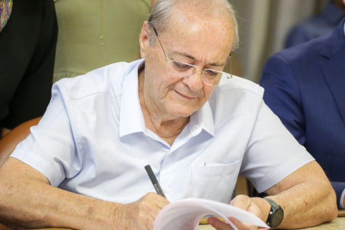 Prefeito de Teresina, Silvio Mendes.