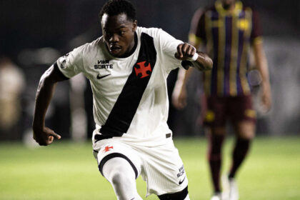 Imagem da noticia Destaque no Vasco faz Gómez virar jogador do Brasileirão com mais dribles no ano