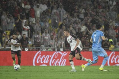 Imagem da noticia Rossi cobra elenco do Flamengo e pede cabeça fria após vice na Recopa