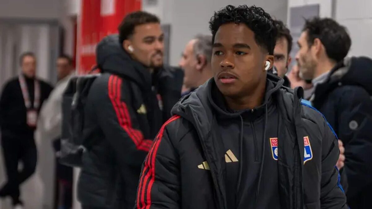 Imagem da noticia Técnico do Lyon promete conversa com Endrick após derrota: ''Não vamos dramatizar''