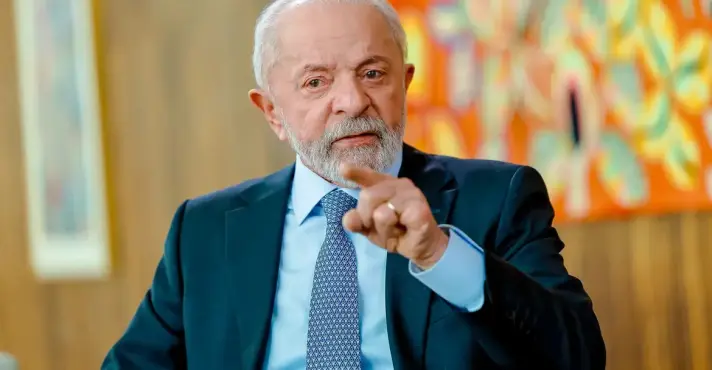 Avanço de Flávio preocupa Lula em meio à tensão no PT