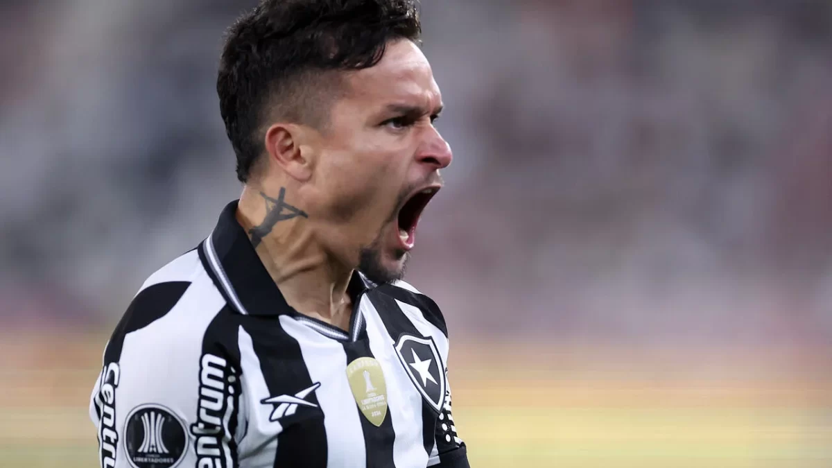 São Paulo negocia Artur por empréstimo em conversa com o Botafogo