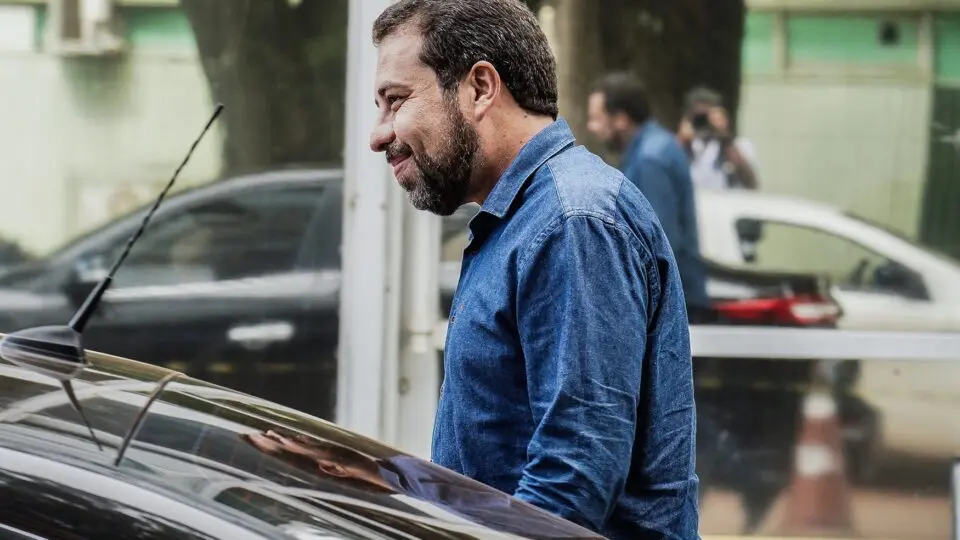 Uber notifica Boulos extrajudicialmente após declarações sobre corrupção