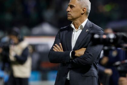 Imagem da noticia Crespo faz postagem de despedida e adota tom ameno com a diretoria do São Paulo