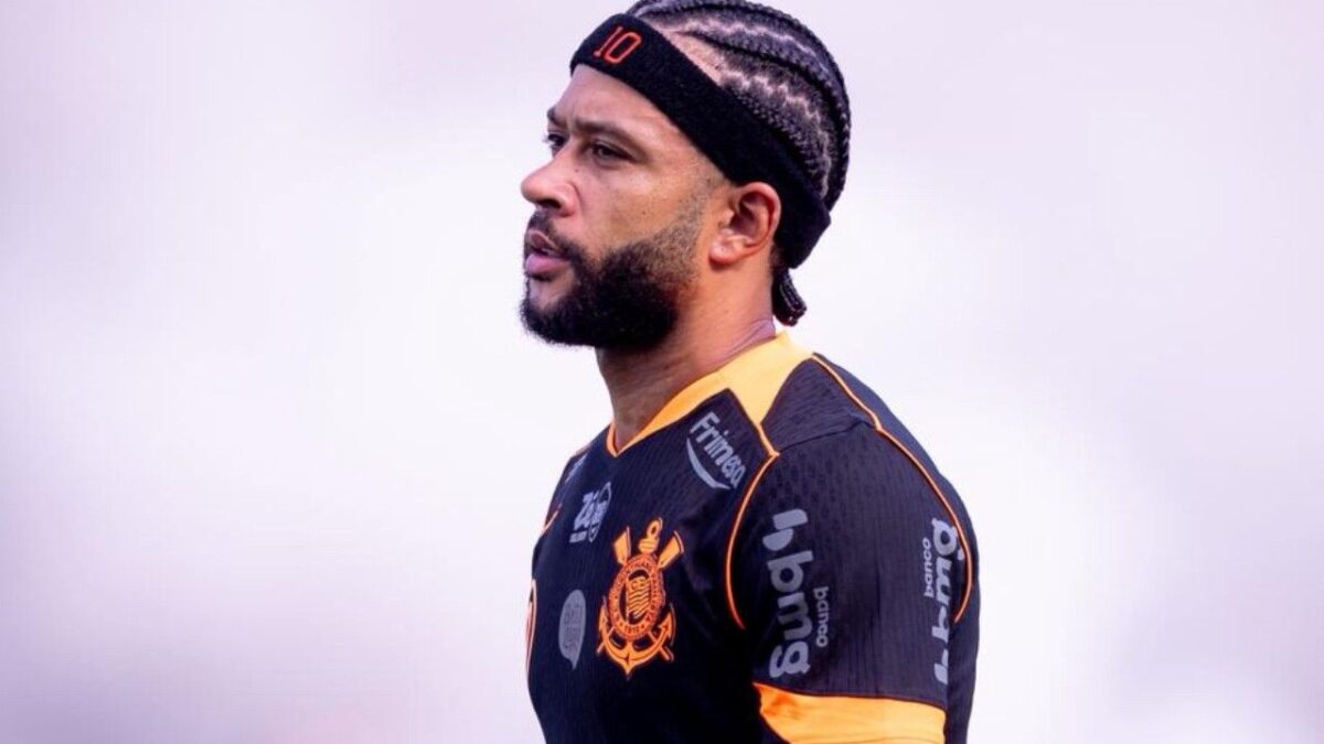 Imagem da noticia Depay lamenta empate e diz que Corinthians não jogou bem no segundo tempo