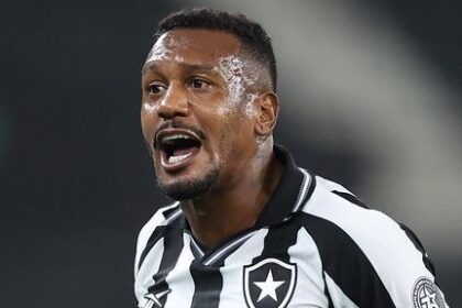 Imagem da noticia Edenilson reconhece crise no Botafogo após derrota para o Flamengo