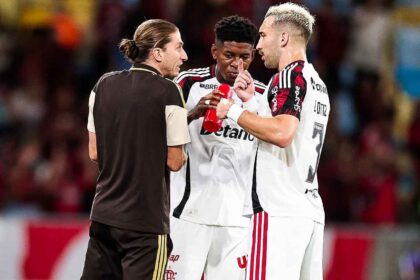 Imagem da noticia Filipe Luís fala sobre pressão no Flamengo após vaias: "Deixo minha alma"