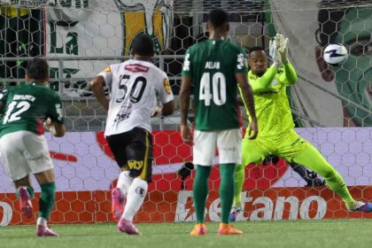 Imagem da noticia Herói do jogo de ida, Carlos Miguel valoriza vantagem do Palmeiras na final do Paulistão
