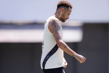 Imagem da noticia Neymar desabafa após críticas: "É muito complicado ser eu"