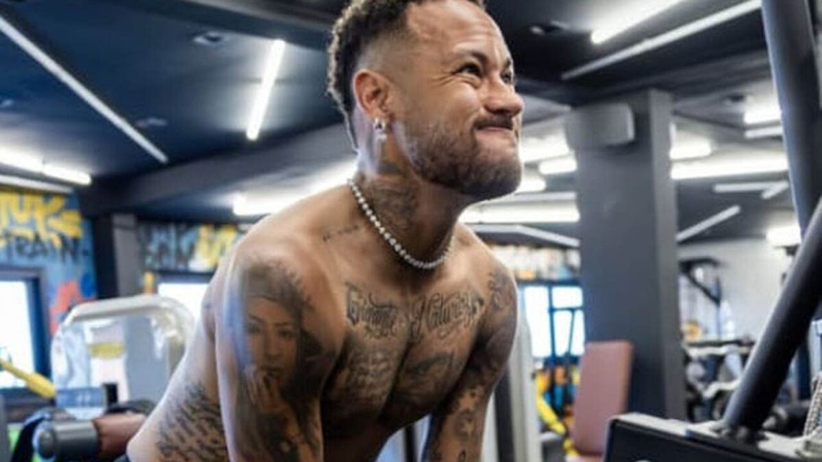 Imagem da noticia Neymar elogia Mbappé e abre o jogo sobre pressão no futebol brasileiro