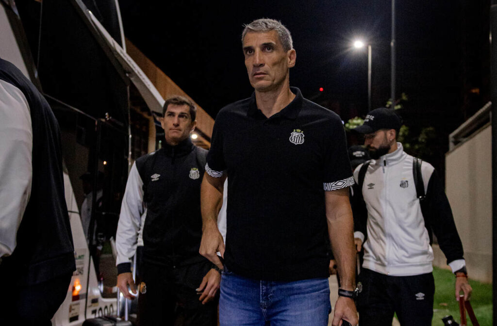 Imagem da noticia Santos avalia permanência de Vojvoda após empate com o Mirassol