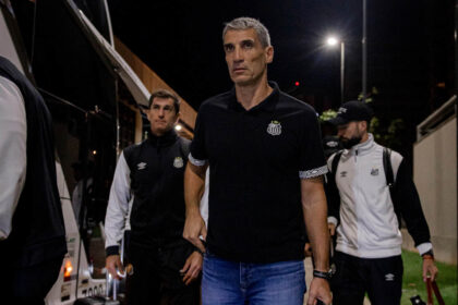 Imagem da noticia Santos avalia permanência de Vojvoda após empate com o Mirassol