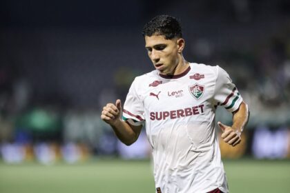 Imagem da noticia Savarino retorna ao Fluminense e não se apresenta na seleção da Venezuela