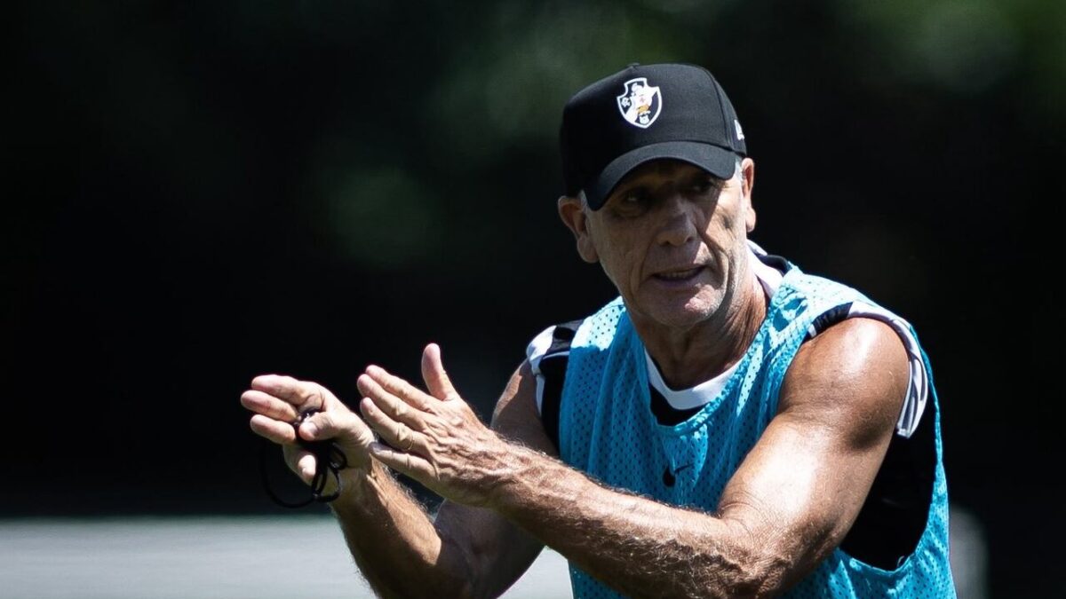 Imagem da noticia Sem Andrés Gómez, Renato vive dilema no ataque do Vasco