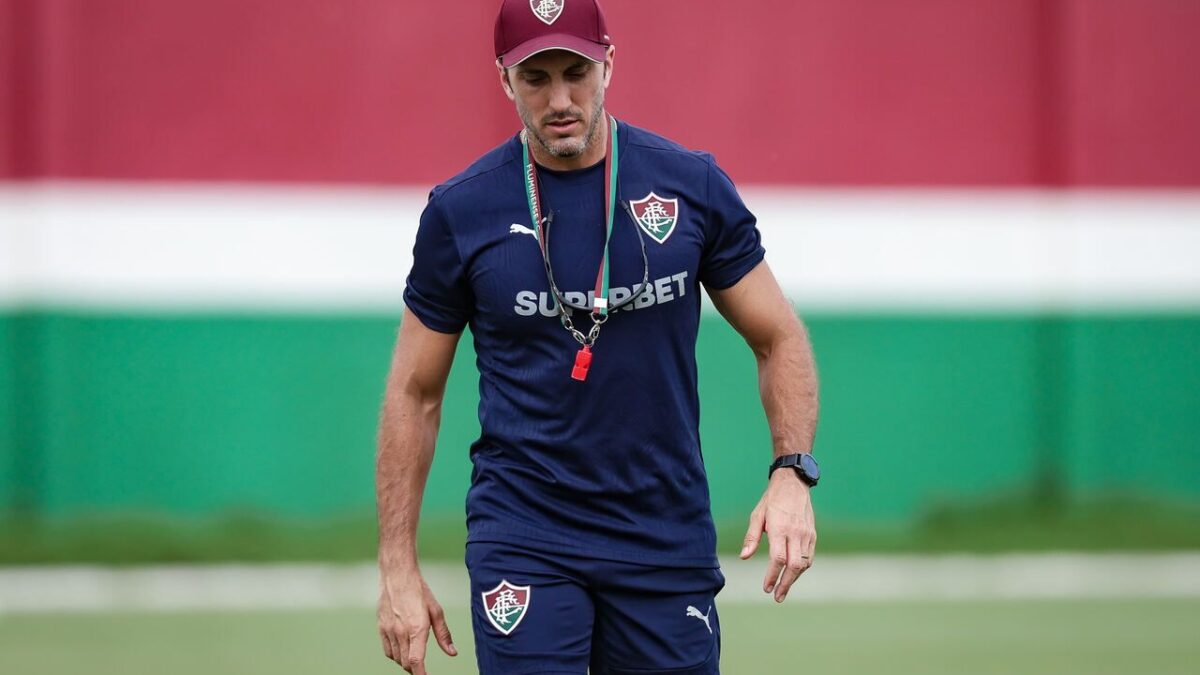 Imagem da noticia Zubeldía completa seis meses e tem melhor aproveitamento do Fluminense no século