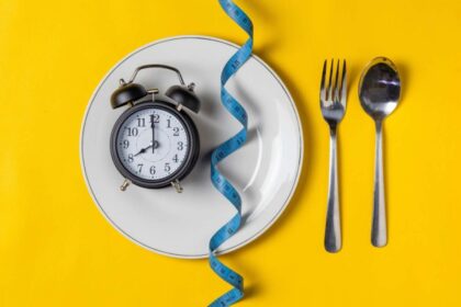 Seguir estratégias erradas ao tentar emagrecer sozinho pode comprometer resultados a longo prazo