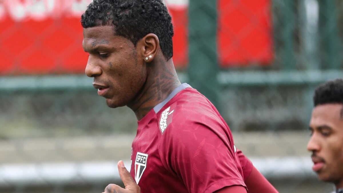 Imagem da noticia Arboleda não aparece em reapresentação no São Paulo e não enfrenta Cruzeiro