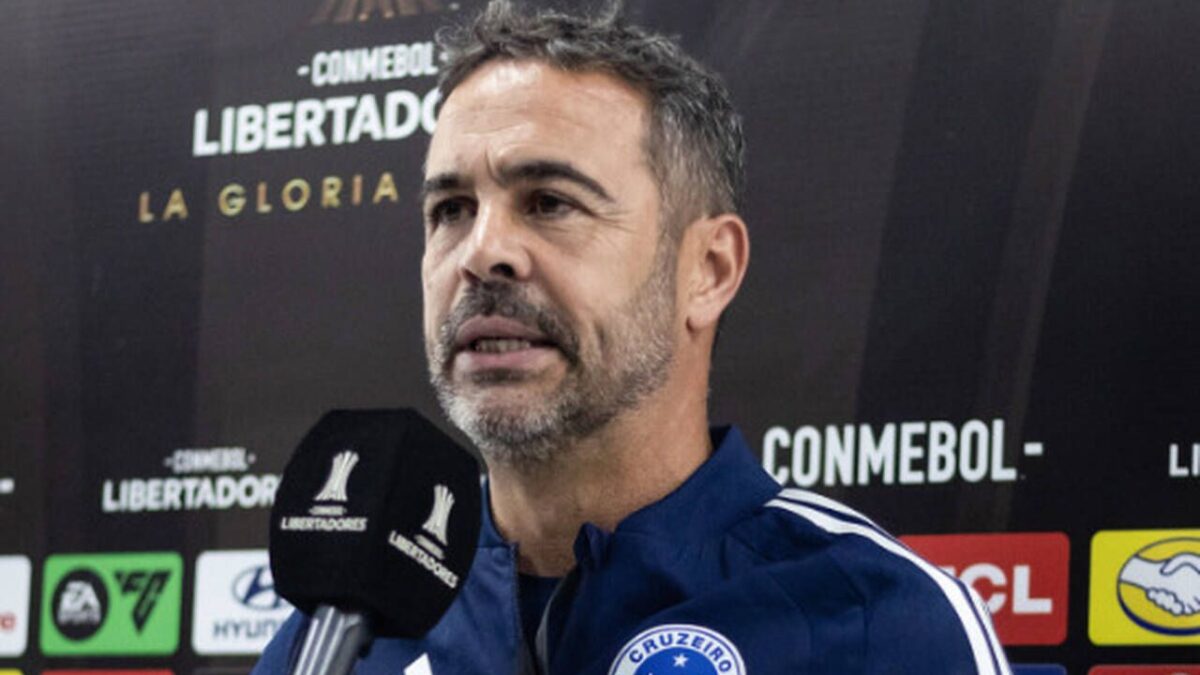 Imagem da noticia Artur Jorge valoriza vitória do Cruzeiro e detalha mudanças em estreia na Libertadores