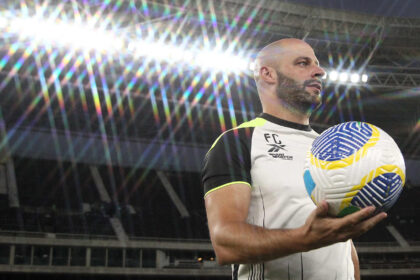 Imagem da noticia Botafogo acerta com Franclim Carvalho até 2027