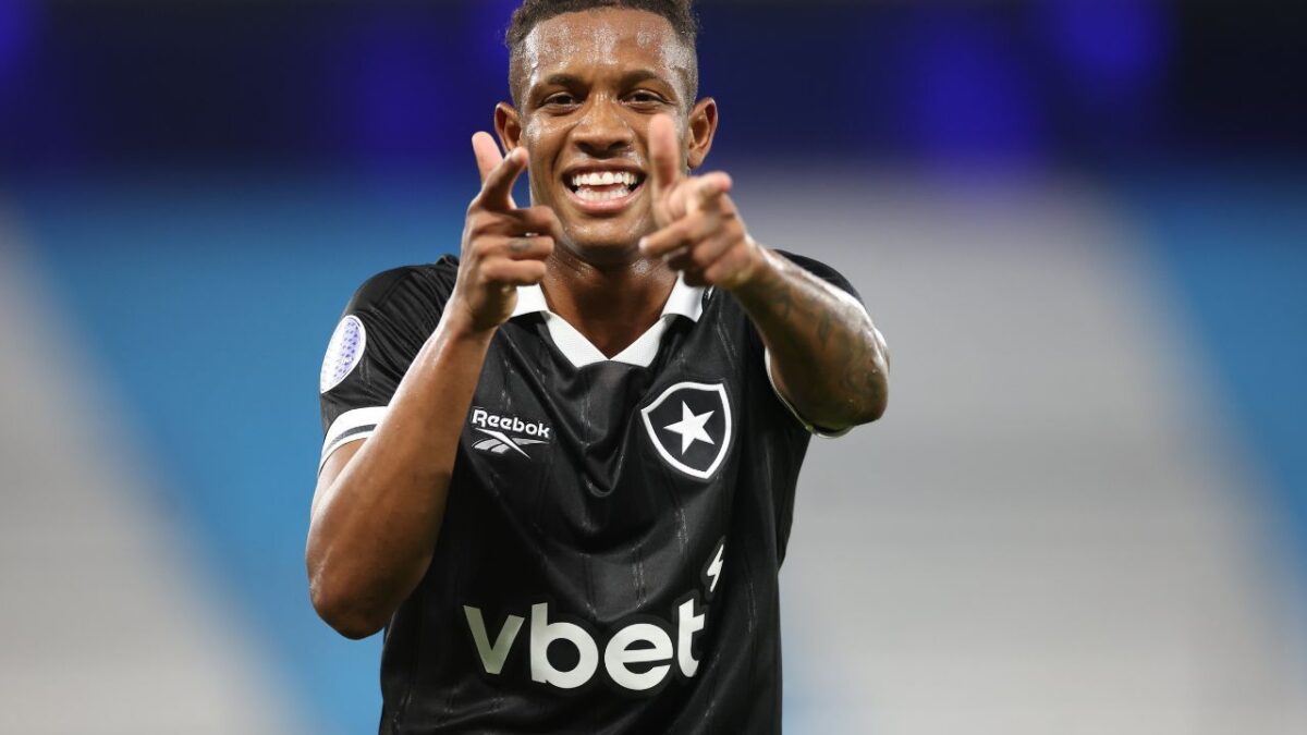 Imagem da noticia Botafogo marca nos acréscimos e vence o Racing pela Sul-Americana