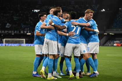 Imagem da noticia Brasileiro faz golaço, Napoli goleia e mantém pressão sobre a Inter de Milão