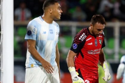 Imagem da noticia Carlos Vinícius desabafa após pênaltis perdidos: "Noite difícil"