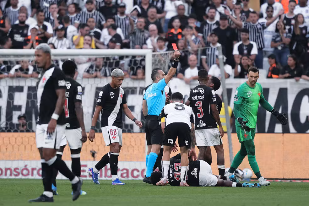 Imagem da noticia Corinthians veta punição a André e aposta em acolhimento após expulsão