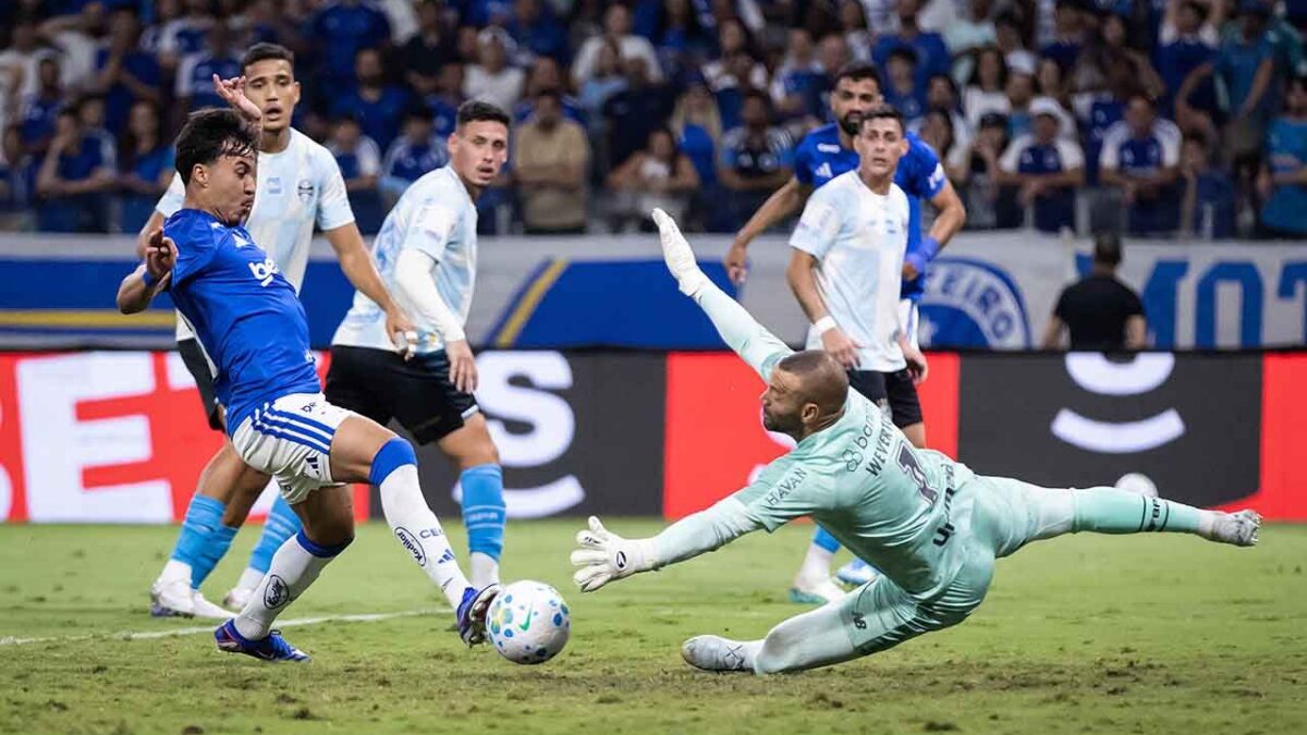 Imagem da noticia Cruzeiro vence o Grêmio e dá adeus ao Z4 do Brasileirão
