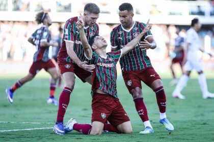 Imagem da noticia De virada, Fluminense espanta má fase e vence o Santos na Vila Belmiro