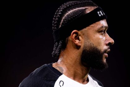 Imagem da noticia Depay está disposto a fazer ajuste em contrato com Corinthians, diz diretor