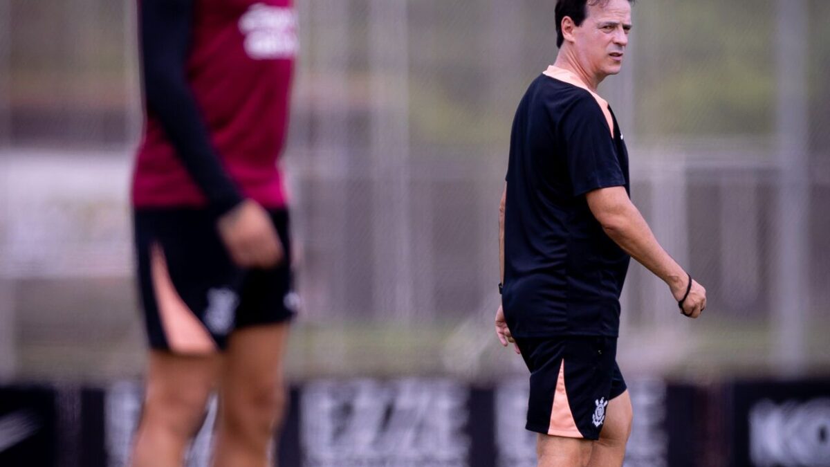 Imagem da noticia Diniz quer recuperar atletas no Corinthians e reavaliará Alex Santana