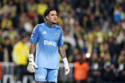 Imagem da noticia Ederson é expulso e dá soco no VAR na derrota do Fenerbahçe em clássico