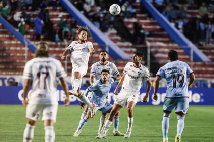 Imagem da noticia Em noite de recorde para Fábio, Fluminense perde em La Paz