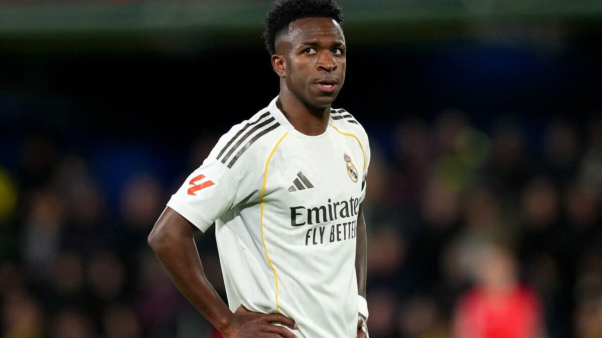 Imagem da noticia Ex-Real Madrid detalha indignação com Vini Jr após derrota na Champions: "Ele é horrível"