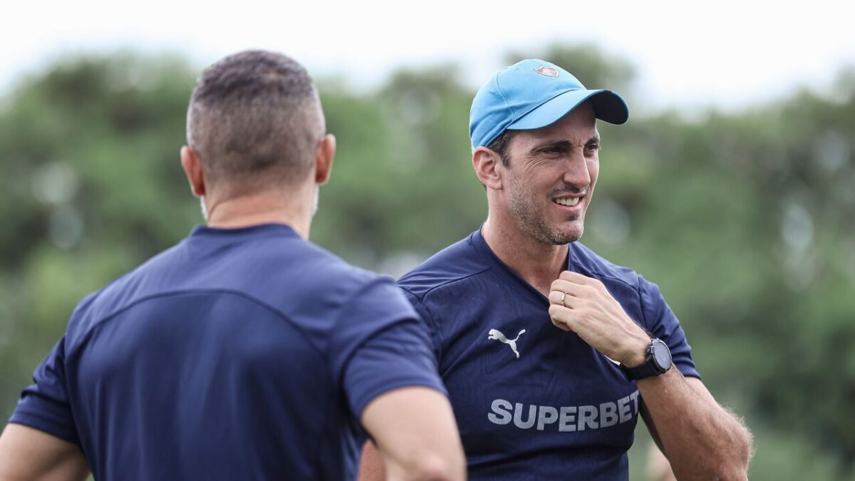 Imagem da noticia Fluminense terá sequência longe do Rio e busca encerrar crise