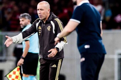 Imagem da noticia Jardim, enfim, repete escalação no Flamengo