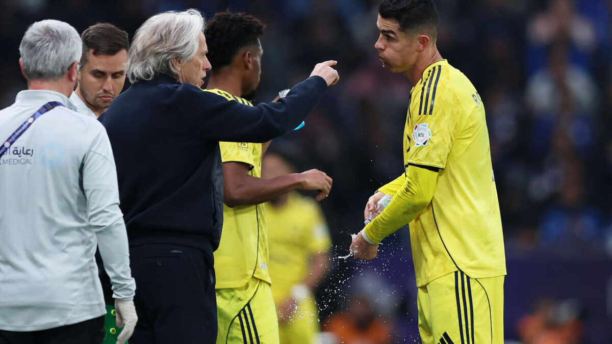 Imagem da noticia Jorge Jesus exalta Cristiano Ronaldo e faz mistério sobre futuro no Al-Nassr