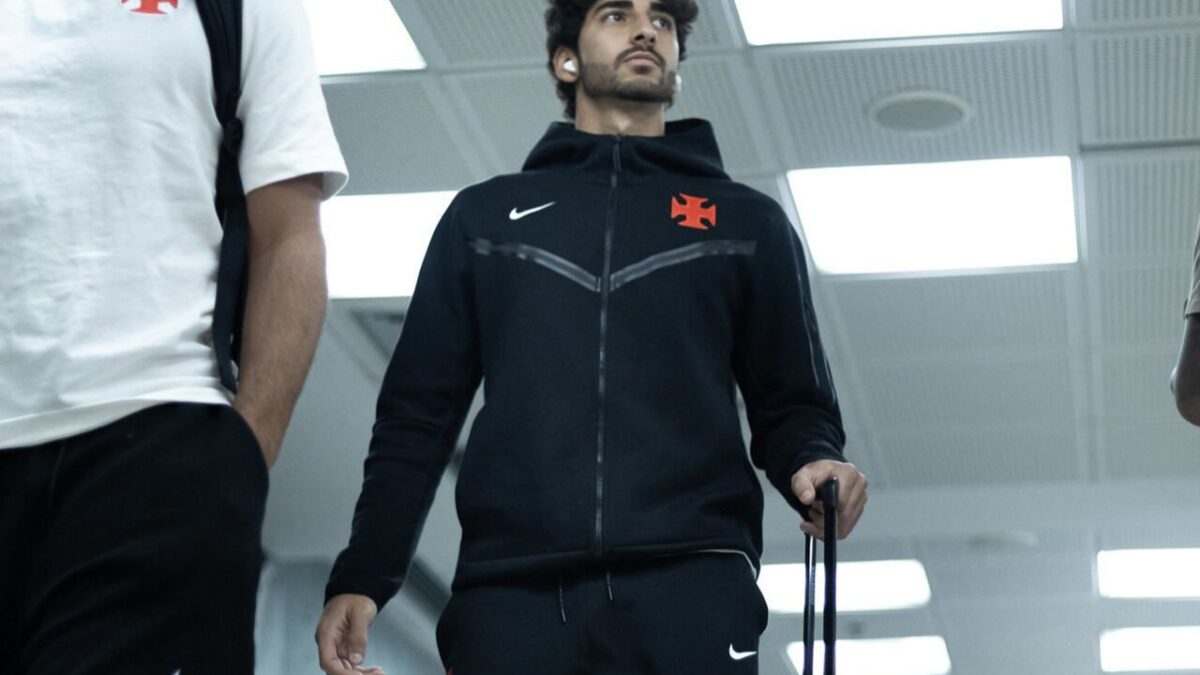 Imagem da noticia JP pede desculpas por expulsão pelo Vasco, mas dispara contra arbitragem