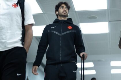 Imagem da noticia JP pede desculpas por expulsão pelo Vasco, mas dispara contra arbitragem