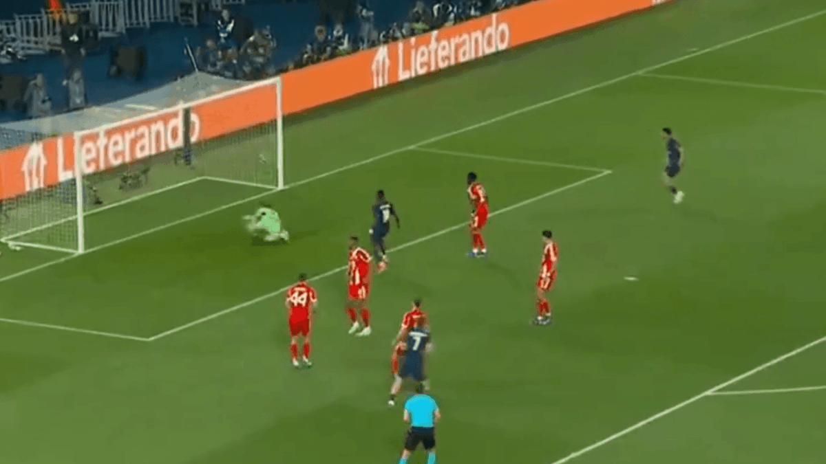 Imagem da noticia Kvaratskhelia empata para o PSG após jogada individual na Champions