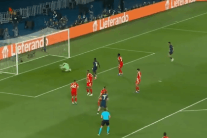 Imagem da noticia Kvaratskhelia empata para o PSG após jogada individual na Champions