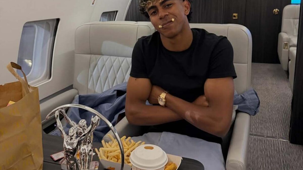 Imagem da noticia Lamine Yamal celebra feito histórico em premiação com ''banquete'' de McDonald's