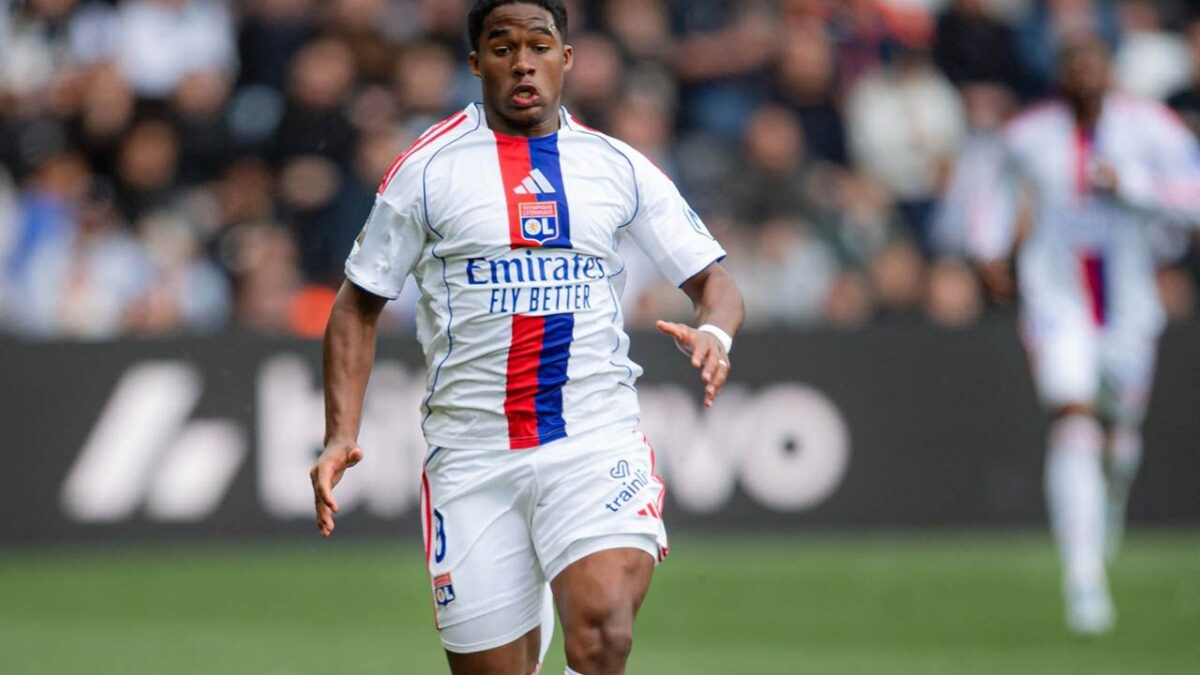 Imagem da noticia Lyon vence o Auxerre com brilho de jogadores brasileiros