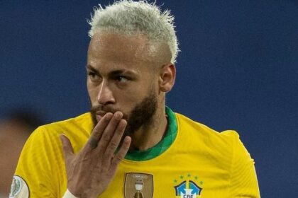 Imagem da noticia Neymar está fora do álbum da Copa do Mundo; veja lista de "convocados"