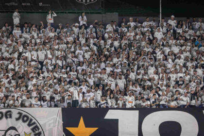 Imagem da noticia Organizada dispara contra diretoria, elenco e Neymar após tropeço do Santos