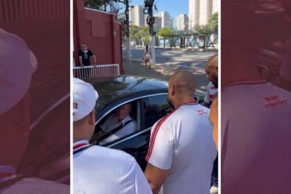 Imagem da noticia Organizada do São Paulo invade CT, cobra presidente e exige saída de Rui Costa