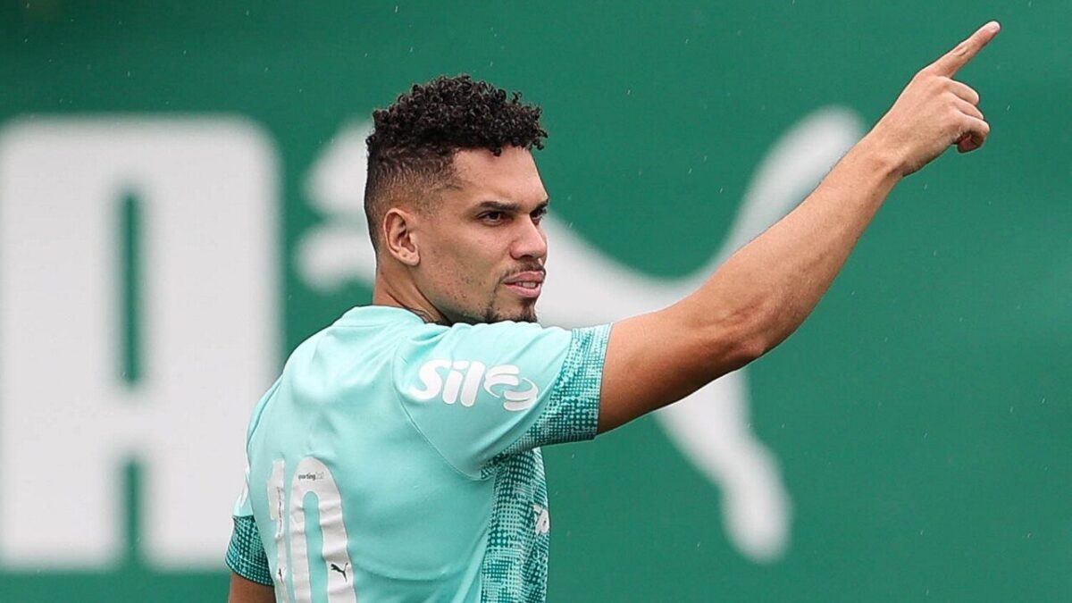 Imagem da noticia Palmeiras adia retorno de Paulinho e mantém cautela na recuperação do atacante