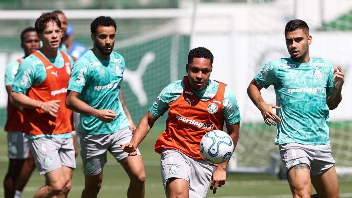 Imagem da noticia Palmeiras prepara retorno de Vitor Roque e avalia encaixe no ataque