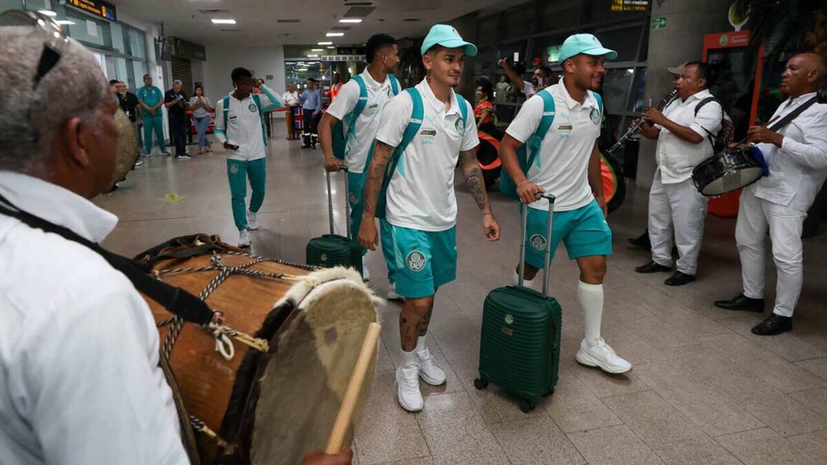 Imagem da noticia Palmeiras suporta mais de 11 mil km e chega motivado para clássico