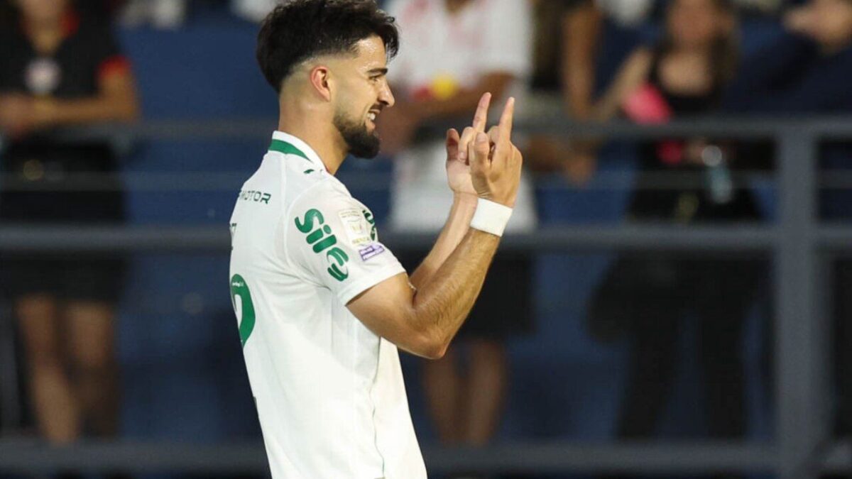Imagem da noticia Palmeiras vence o Bragantino e amplia vantagem na liderança do Brasileirão